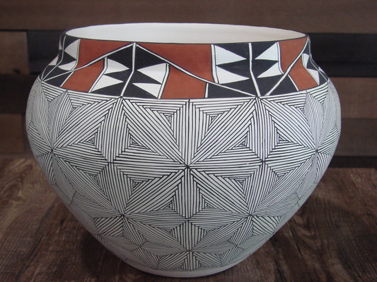 Native American Acoma Fine Line Hand Painted Pottery by D. Malie