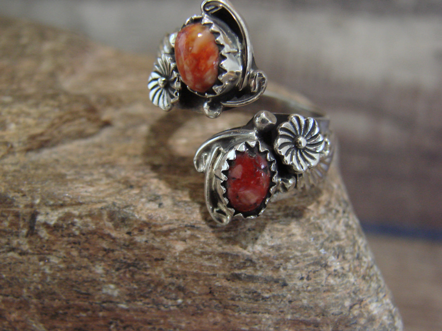 Native American Sterling Silver Spiny Oyster Floral Adjustable Ring - Belin