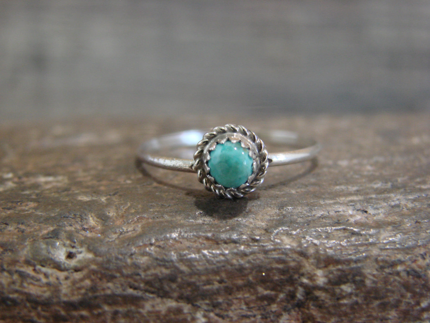 Native American Sterling Silver Round Turquoise Ring by Qualo - Size 5.5