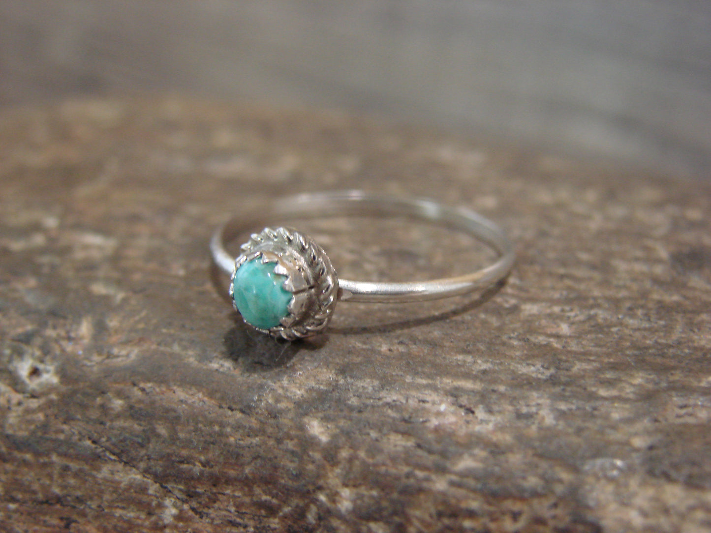 Native American Sterling Silver Round Turquoise Ring by Qualo - Size 5.5