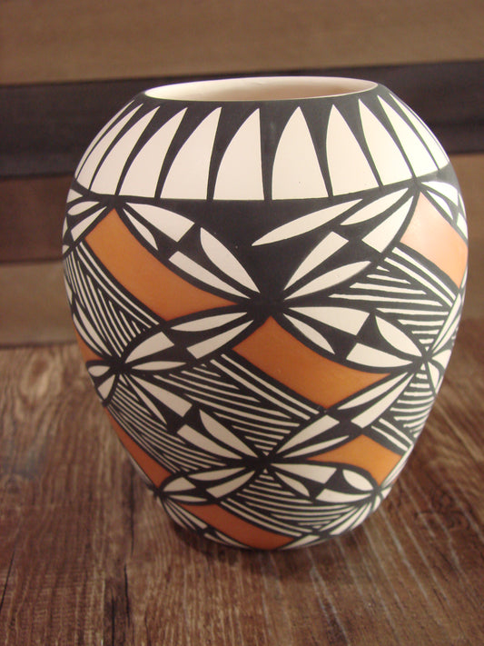 Native American Hand Painted Fine Line Acoma Pottery by Waconda