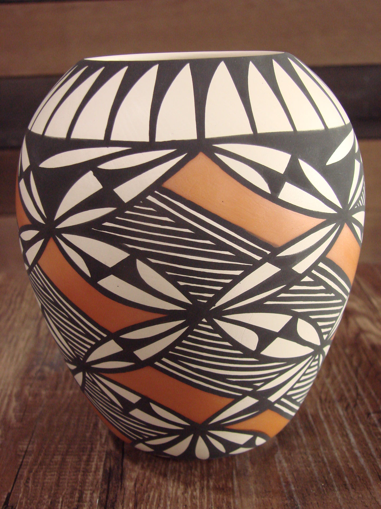 Native American Hand Painted Fine Line Acoma Pottery by Waconda