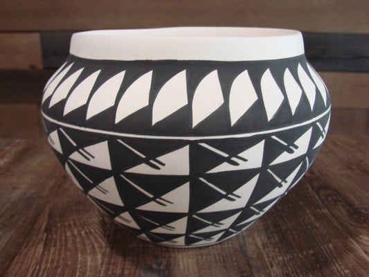 Native American Acoma Fine Line Hand Painted Pottery by Concho