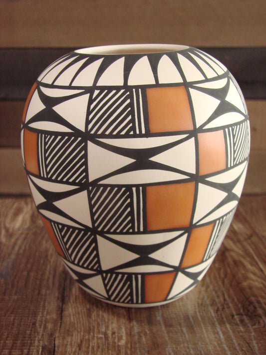 Native American Hand Painted Fine Line Acoma Pottery by Waconda