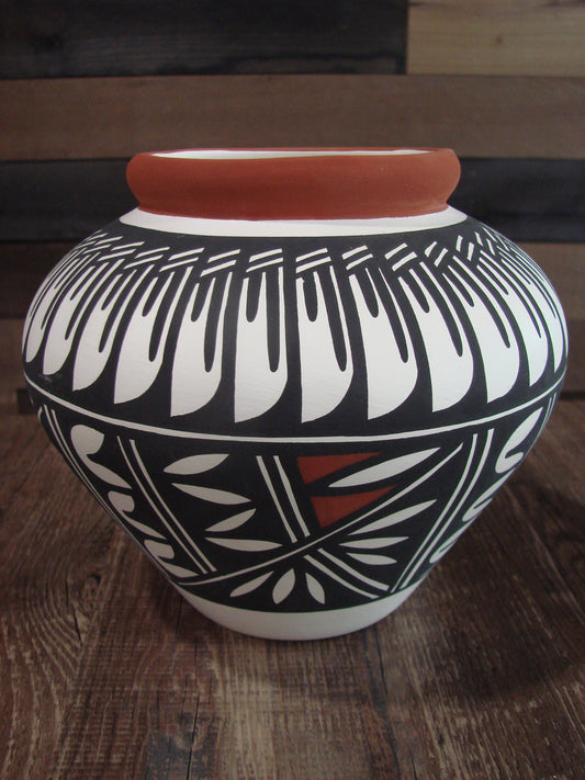 Native American Acoma Fine Line Hand Painted Pottery by Aragon