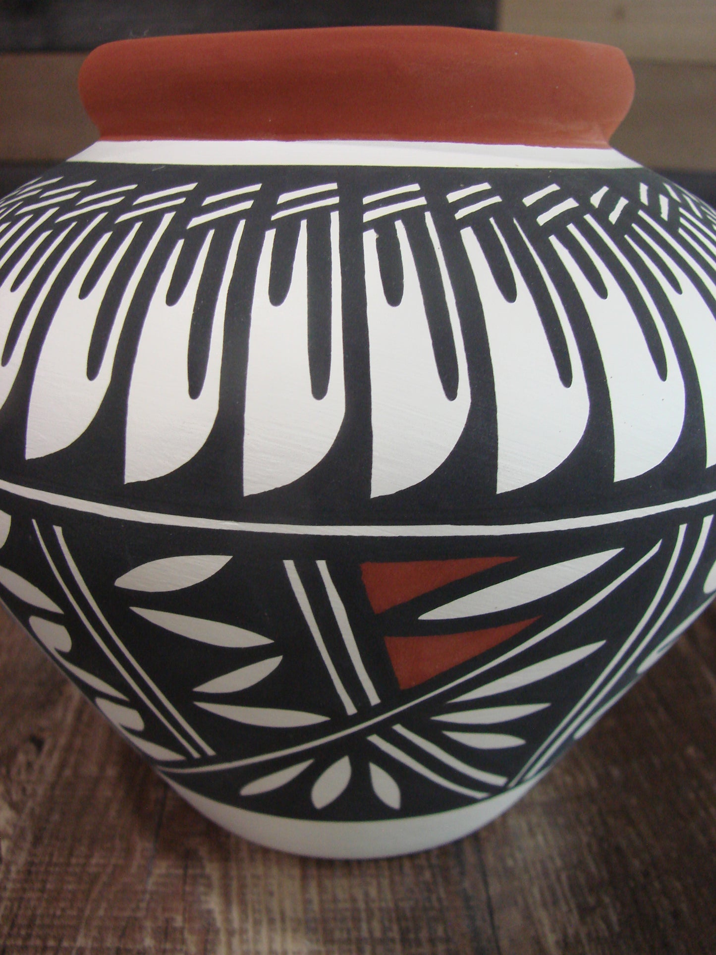 Native American Acoma Fine Line Hand Painted Pottery by Aragon