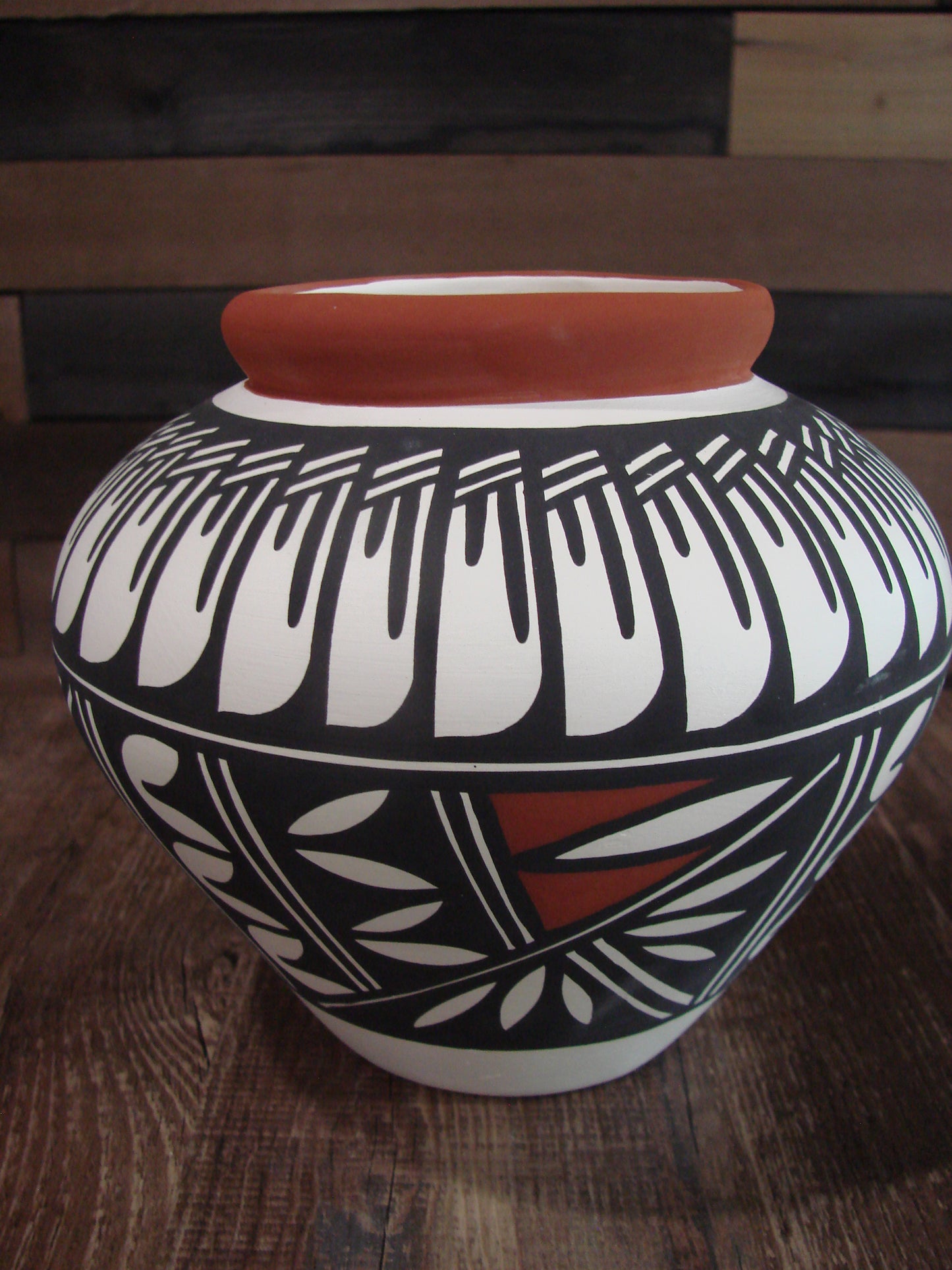Native American Acoma Fine Line Hand Painted Pottery by Aragon