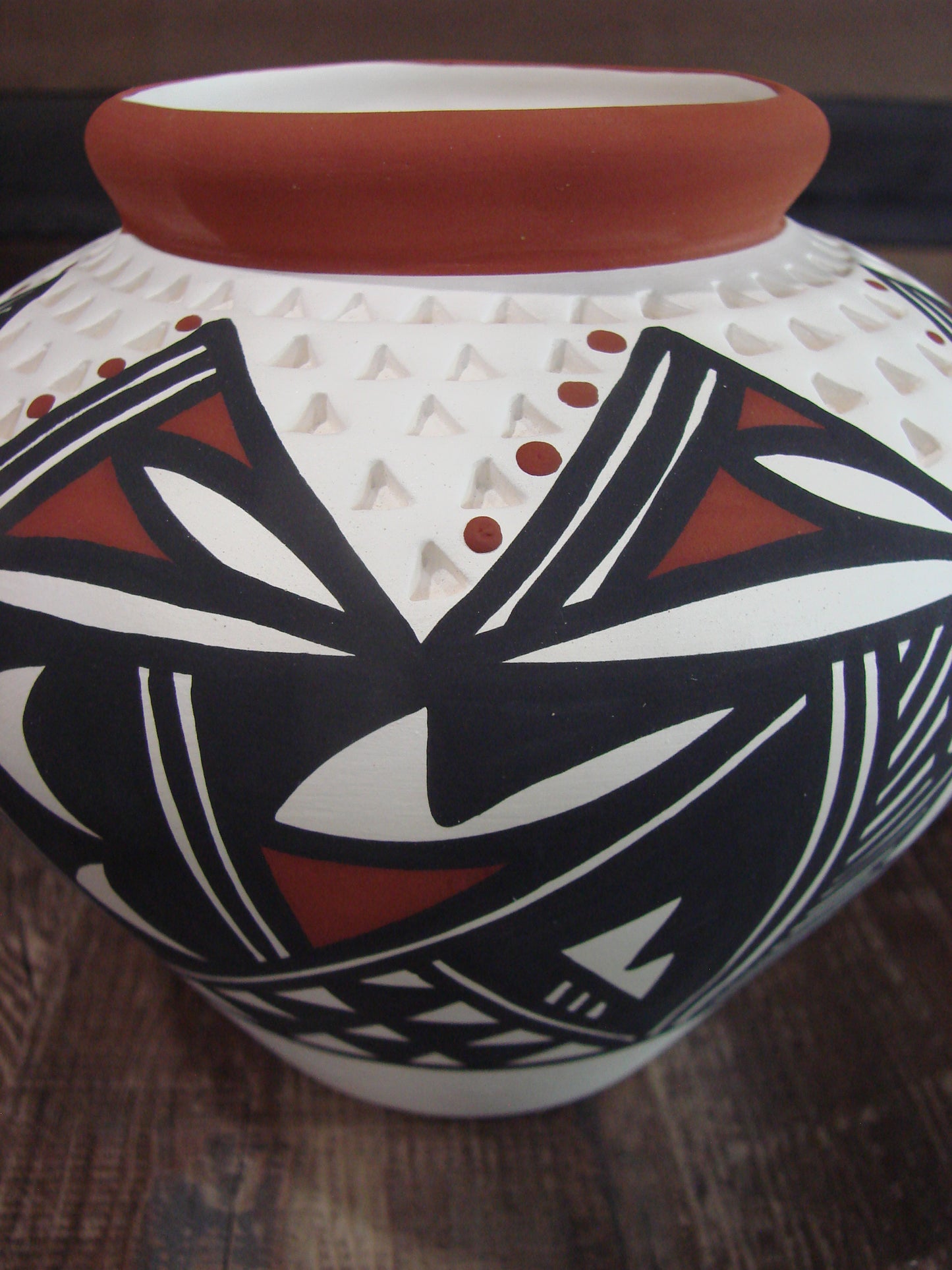 Native American Acoma Fine Line Hand Painted Pottery by Aragon