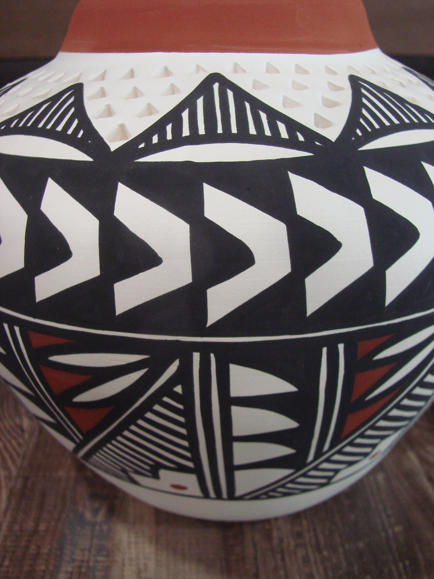 Native American Acoma Fine Line Hand Painted Pottery by Aragon