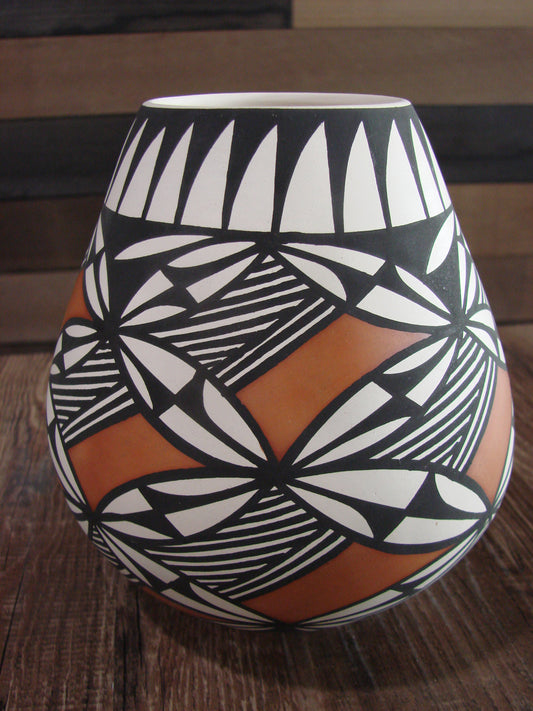 Native American Hand Painted Fine Line Acoma Pottery by Estevan
