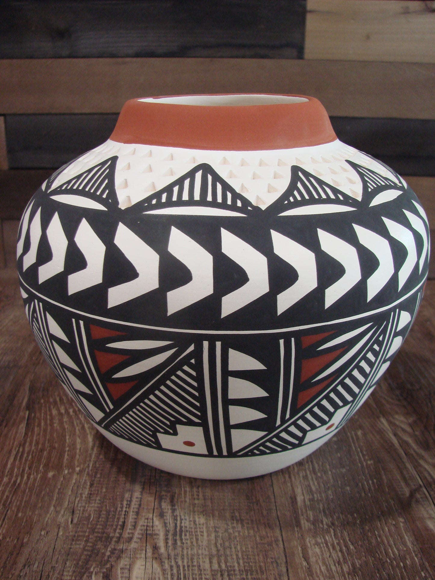 Native American Acoma Fine Line Hand Painted Pottery by Aragon