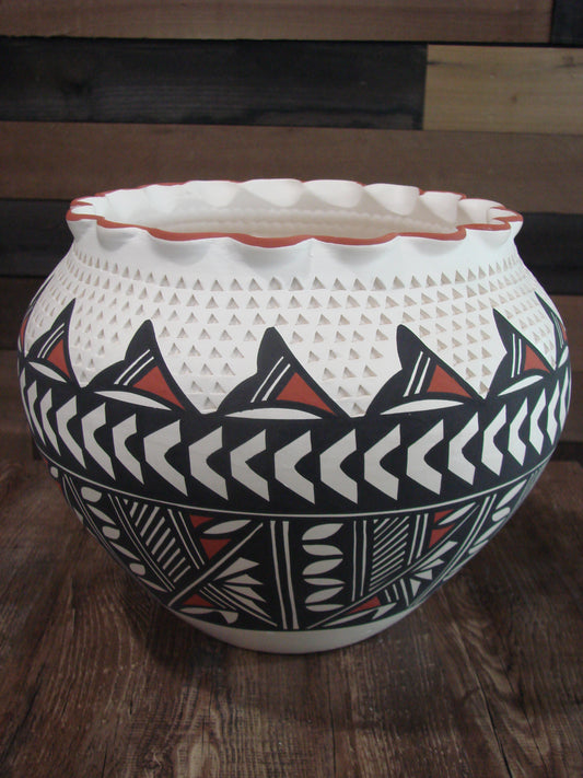 Large Native American Acoma Fine Line Hand Painted Pottery by Aragon