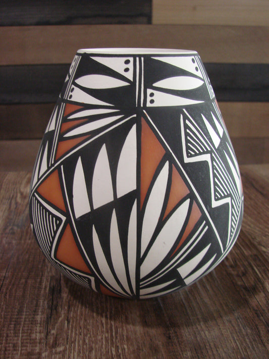 Native American Hand Painted Fine Line Acoma Pottery by Estevan