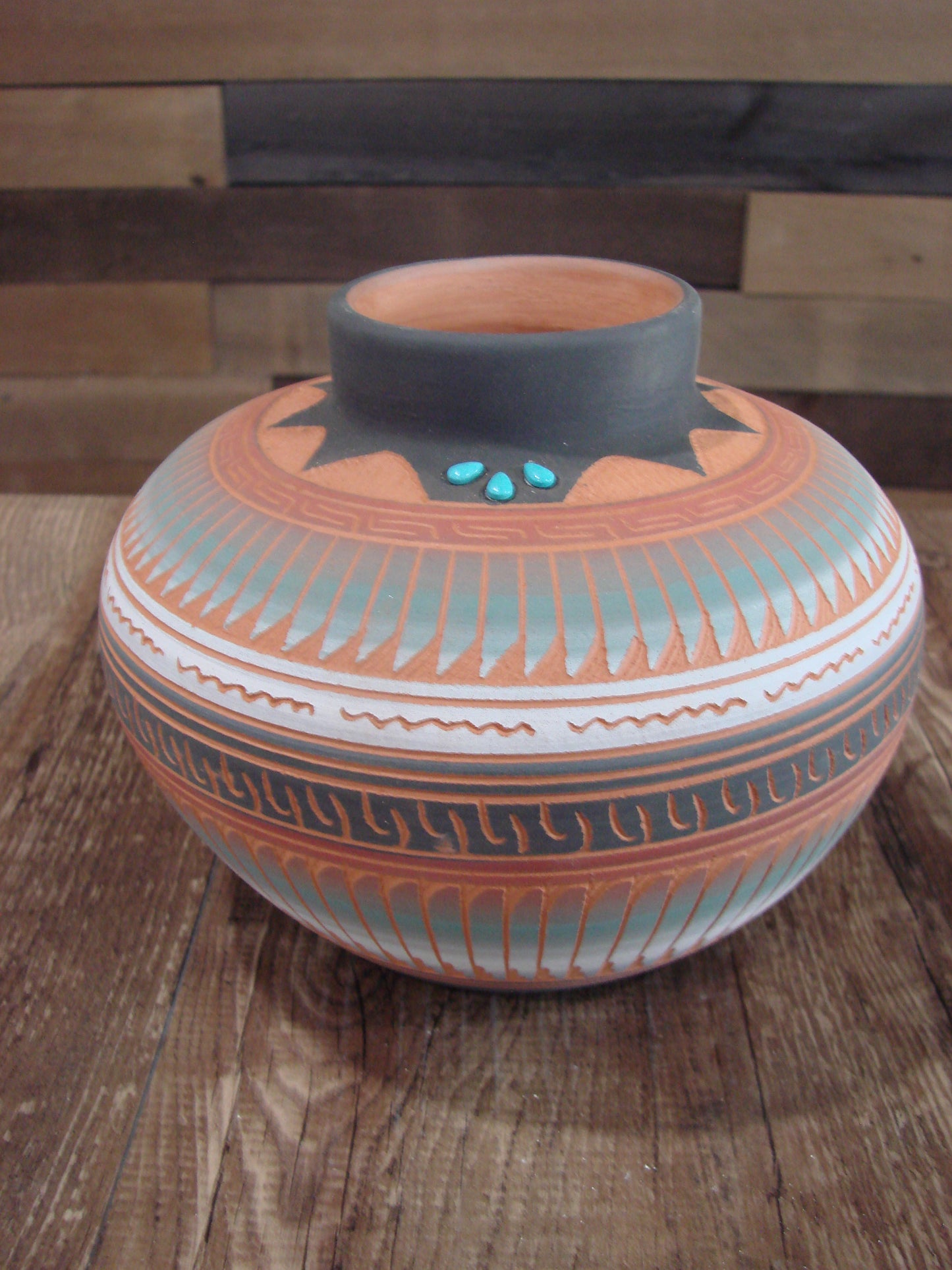 Native American Navajo Indian Hand Etched & Hand Painted Pottery - Valencia