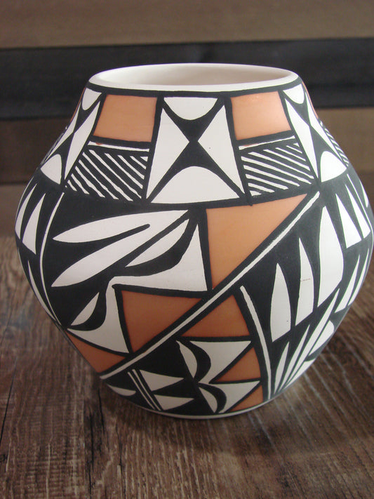 Native American Hand Painted Fine Line Acoma Pottery by Waconda