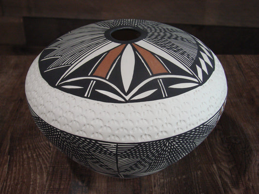 Native American Acoma Fine Line Hand Painted Pottery by Garcia