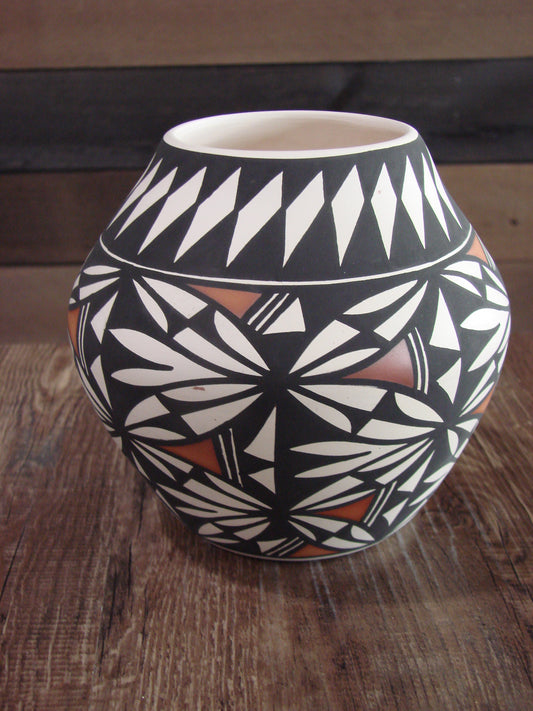 Native American Hand Painted Fine Line Acoma Pottery by Estevan