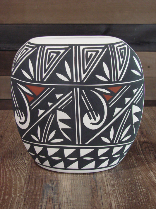 Native American Acoma Fine Line Hand Painted Pottery by Aragon