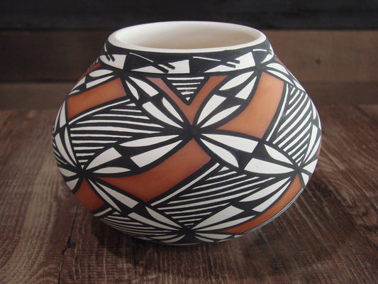 Native American Hand Painted Fine Line Acoma Pottery by Estevan