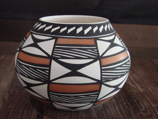Native American Hand Painted Fine Line Acoma Pottery by Estevan