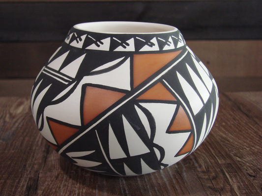 Native American Hand Painted Fine Line Acoma Pottery by Estevan