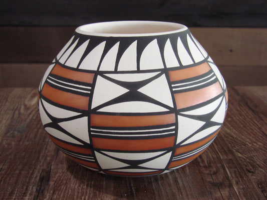 Native American Hand Painted Fine Line Acoma Pottery by Estevan