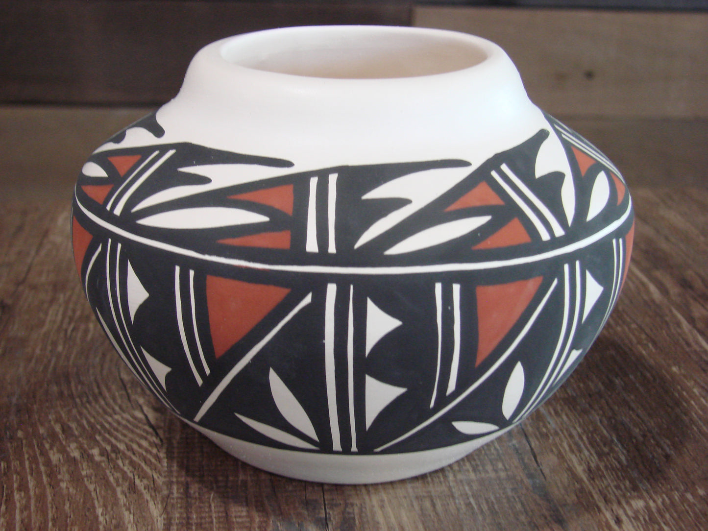 Native American Acoma Fine Line Hand Painted Pottery - Aragon