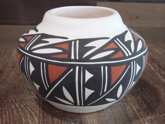 Native American Acoma Fine Line Hand Painted Pottery - Aragon