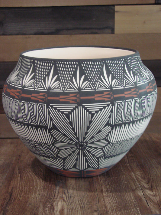 Native American Acoma Pueblo Fine Line Hand Painted Pottery by Vallo