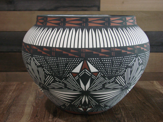 Native American Acoma Pueblo Fine Line Hand Painted Pottery by Vallo