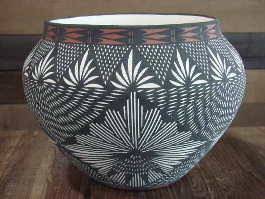 Native American Acoma Pueblo Fine Line Hand Painted Pottery by Vallo