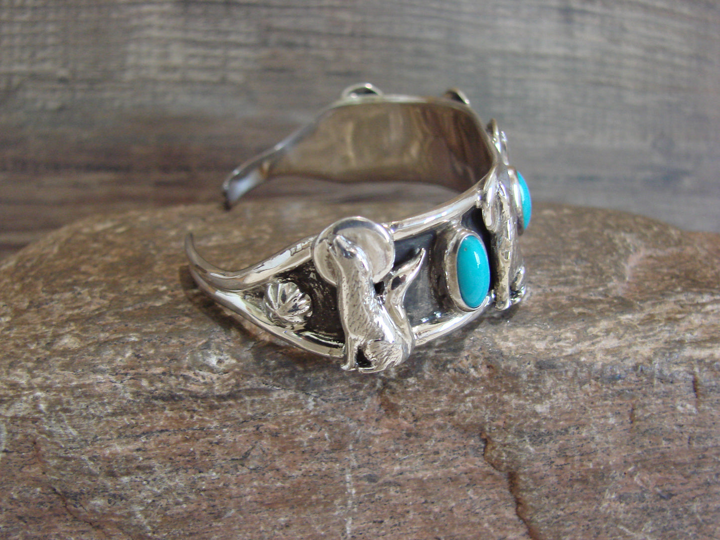 Native American Sterling Silver & Turquoise Howling Lobo Wolf Bracelet - Yazzie