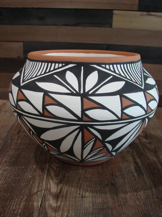 Native American Fine Line Laguna Hand Painted Pottery by Davis