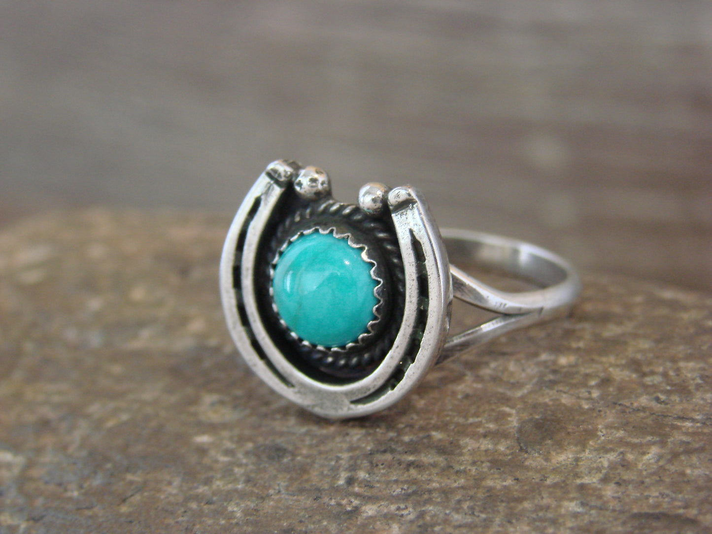 Native American Sterling Silver & Turquoise Lucky Horse Shoe Ring - Platero - Size 7