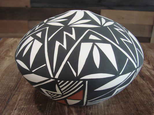 Native American Acoma Fine Line Hand Painted Pottery by Concho