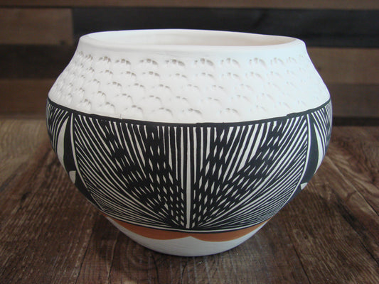 Native American Acoma Fine Line Hand Painted Pottery by B. Garcia
