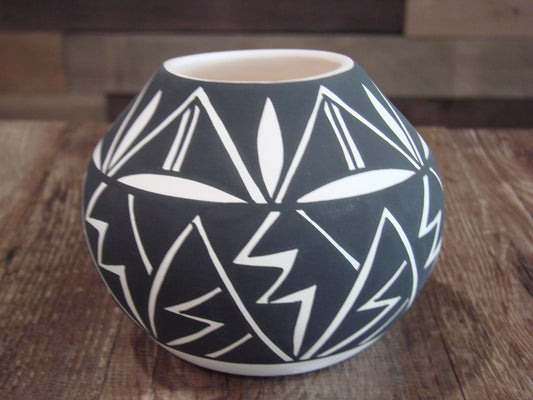 Native American Acoma Fine Line Hand Painted Pottery by Concho