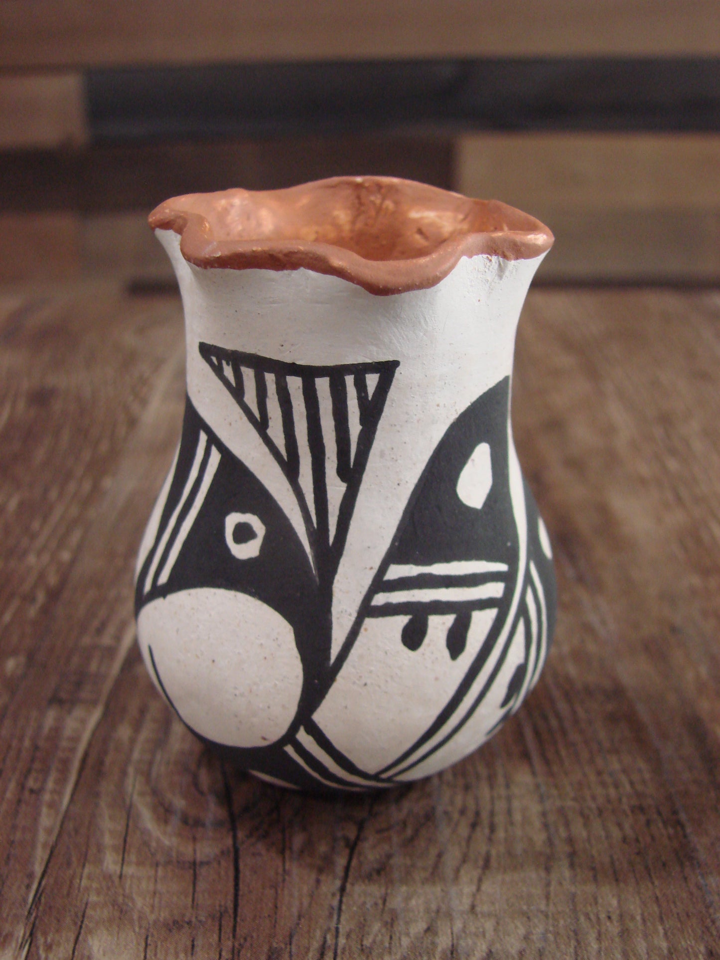 Small Native American Acoma Hand Made Clay Pottery by Leno