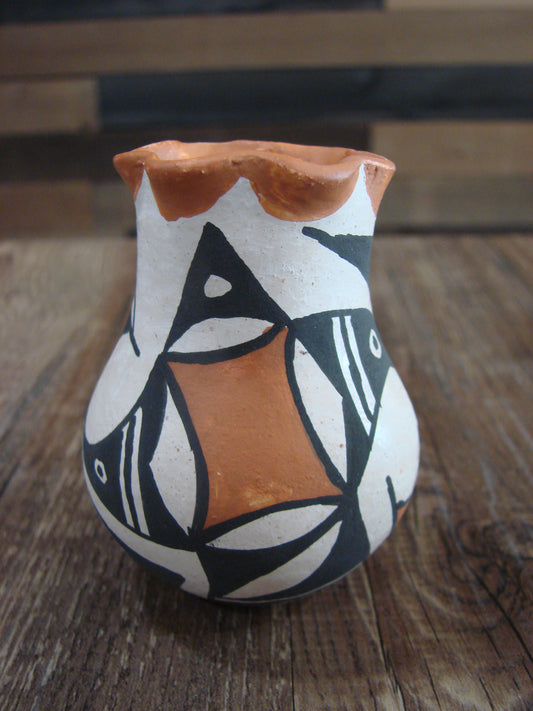 Small Native American Acoma Hand Made Clay Pottery by Leno