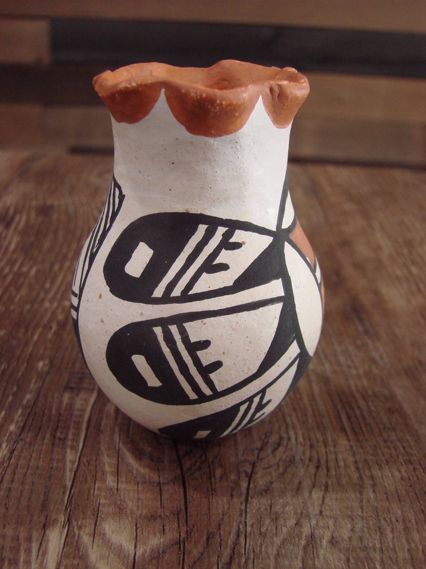Small Native American Acoma Hand Made Clay Pottery by Leno