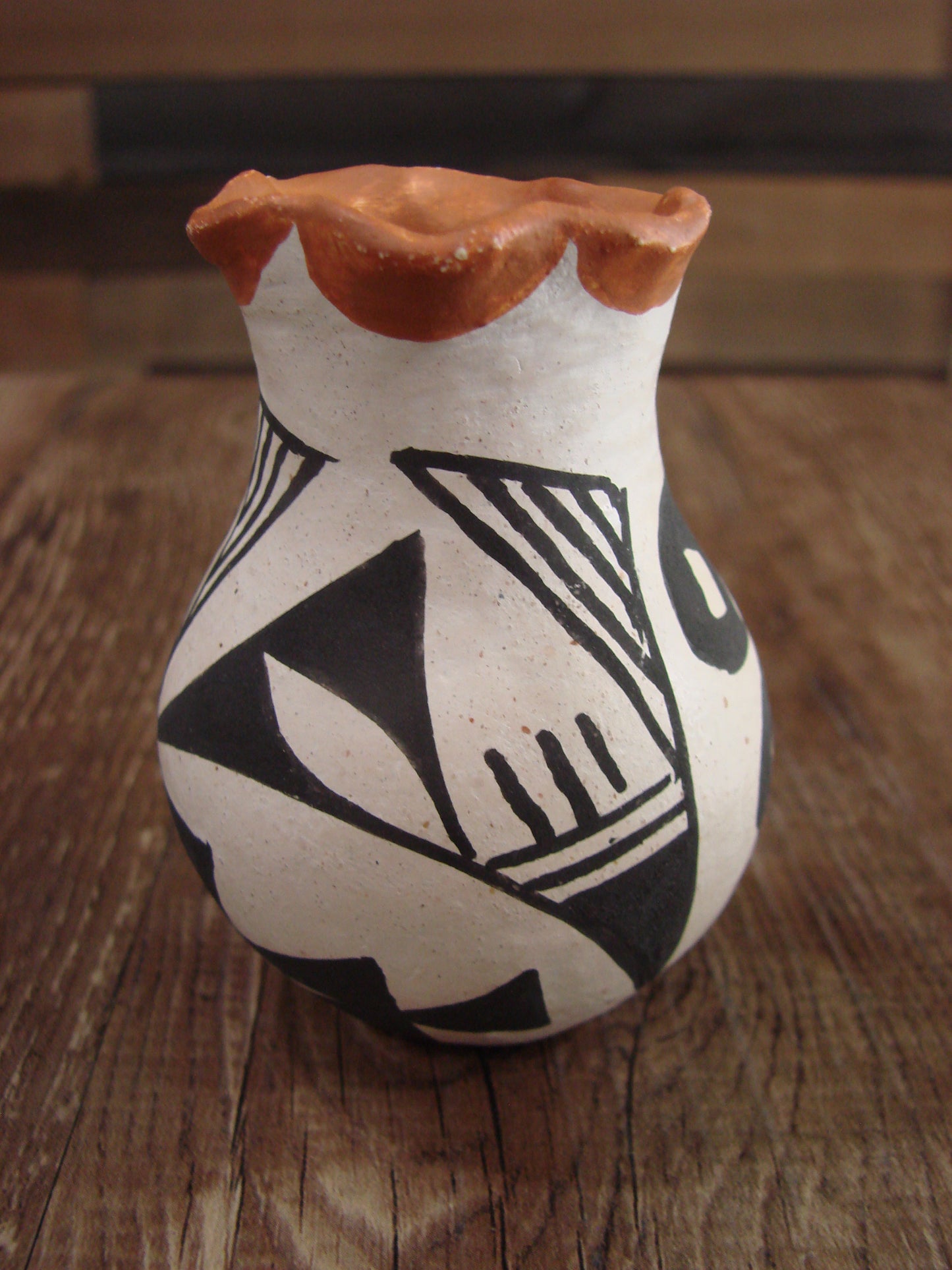 Small Native American Acoma Hand Made Clay Pottery by Leno