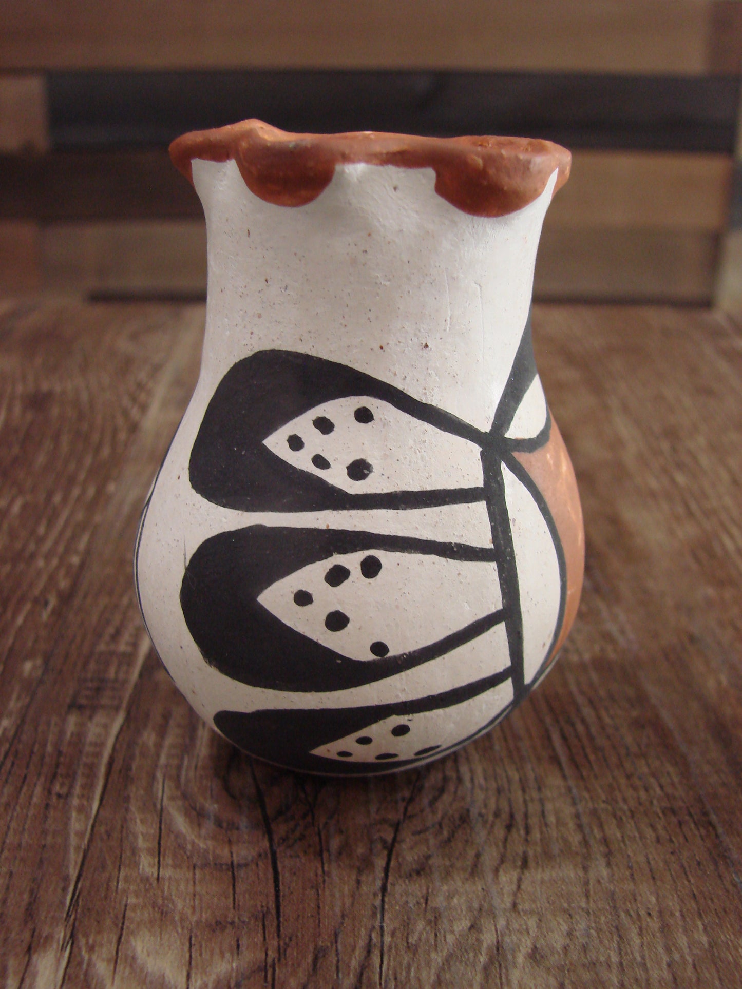Small Native American Acoma Hand Made Clay Pottery by Leno