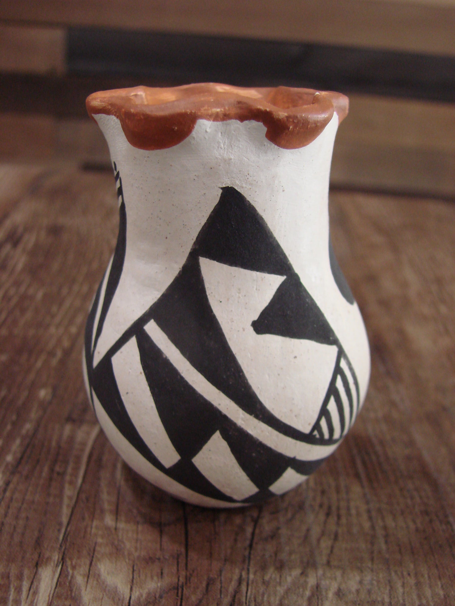 Small Native American Acoma Hand Made Clay Pottery by Leno
