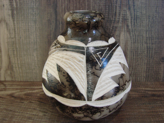 Native American Navajo Indian Horse Hair Pottery by Vail