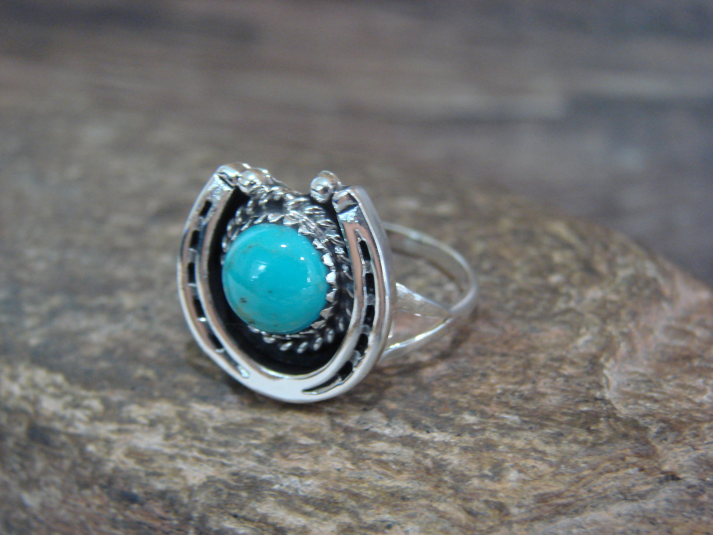 Native American Sterling Silver & Turquoise Lucky Horse Shoe Ring - Platero - Size 8