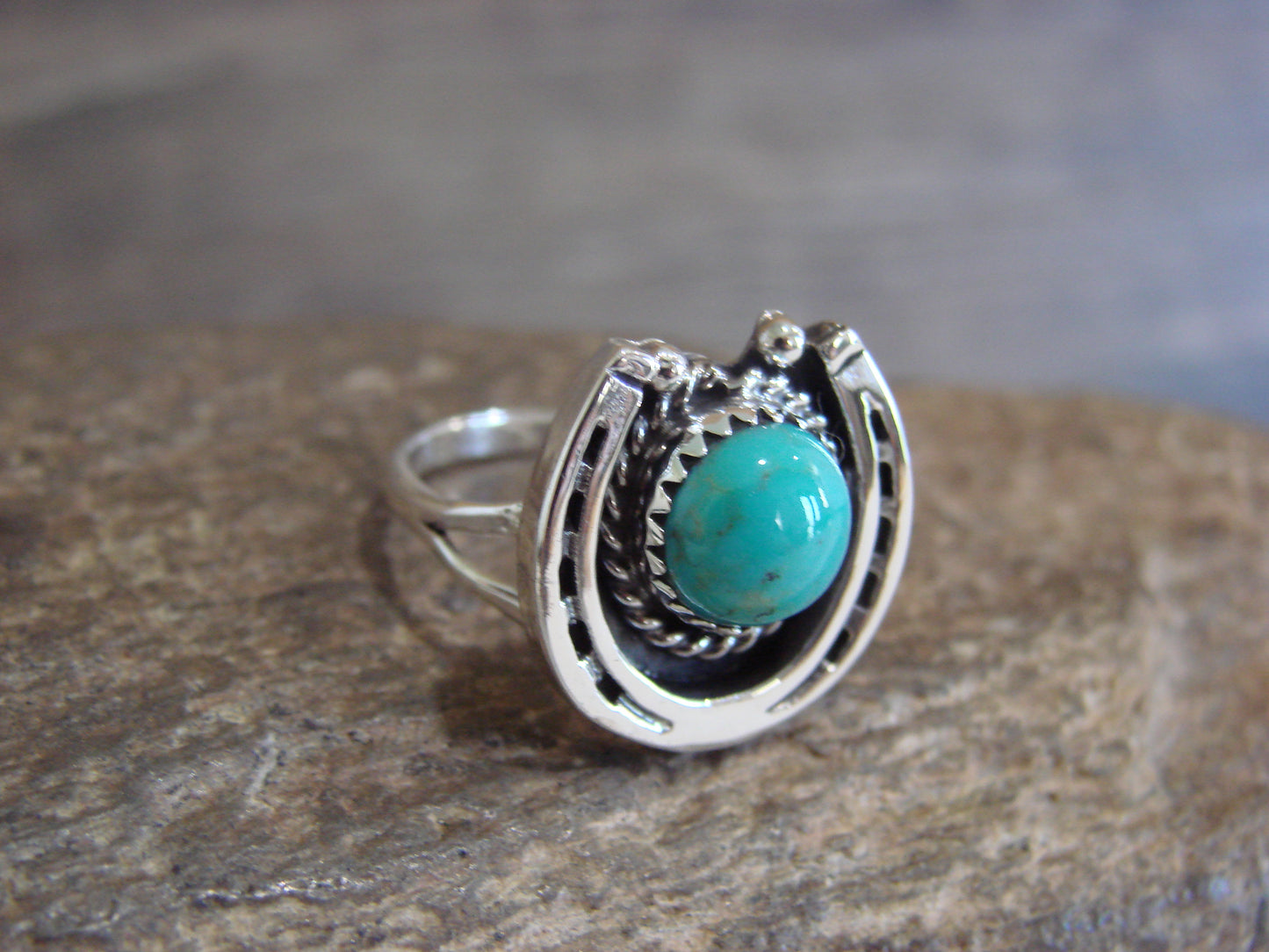 Native American Sterling Silver & Turquoise Lucky Horse Shoe Ring - Platero - Size 8