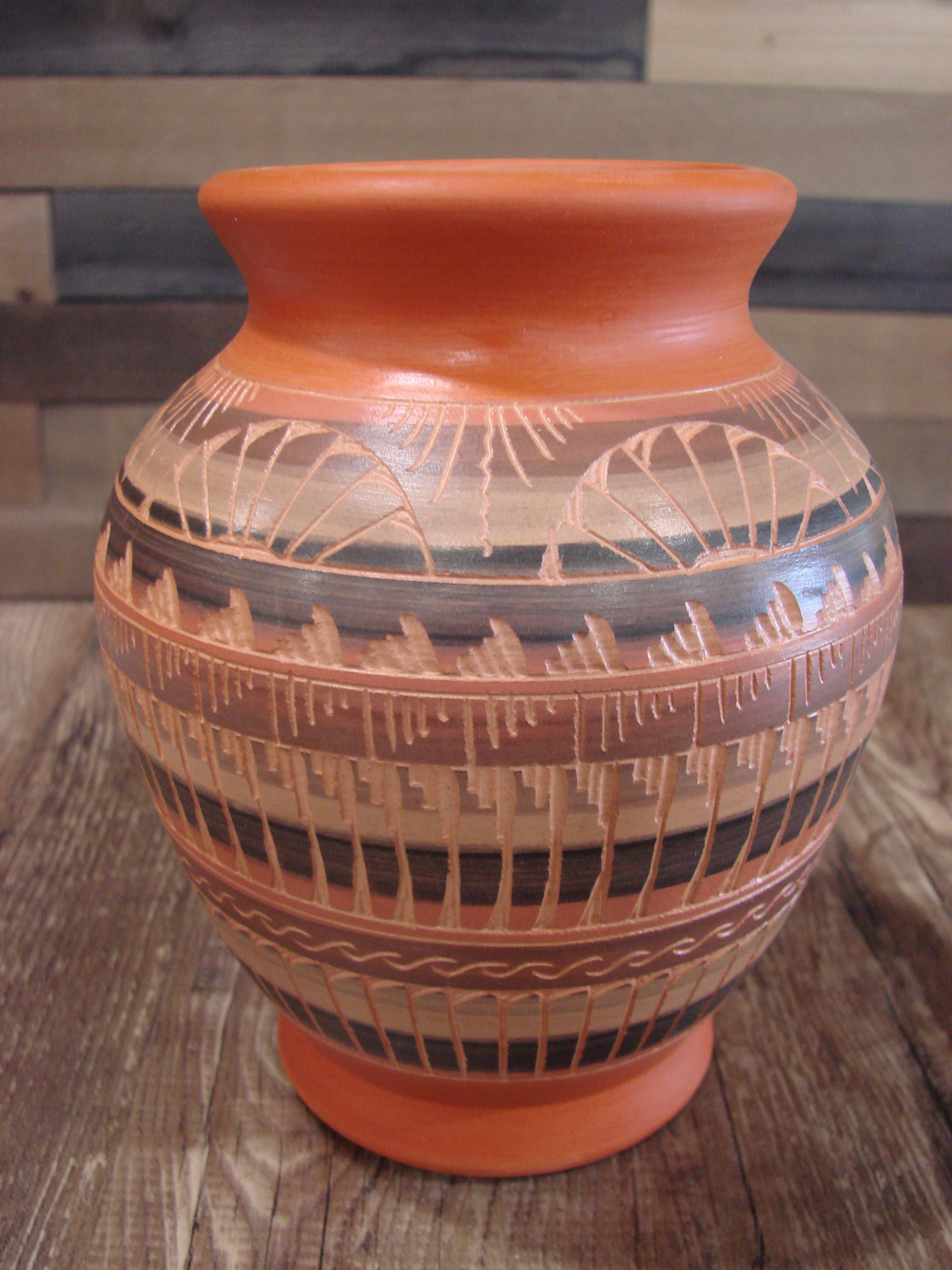 Native American Hand Etched & Hand Painted Pottery - Gilmore– NTNM